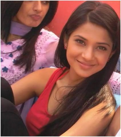 282129_148491311892709_147228508685656_280365_2460715_n - Jennifer Winget - Dr Ridhima Gupta3