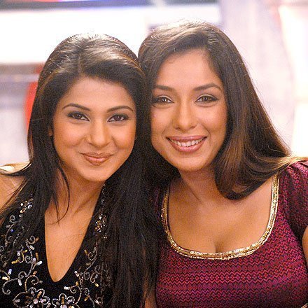 269728_148479365227237_147228508685656_280145_7637480_n - Jennifer Winget - Dr Ridhima Gupta3