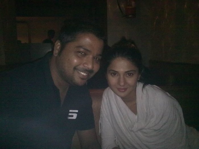 281313_148480811893759_147228508685656_280195_2140821_n - Jennifer Winget - Dr Ridhima Gupta3