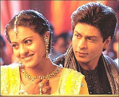 kajol_and_shahrukh_in_a_romantic_mood - SHAHRUKH KHAN SI KAJOL