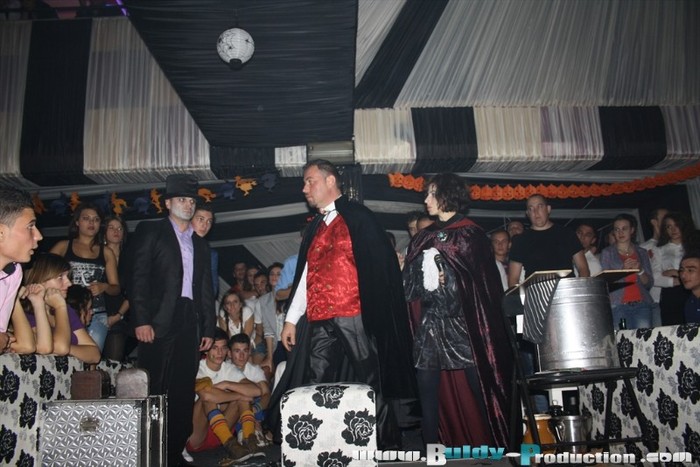 IMG_1042 - Club Cool - Halloween Party 2011