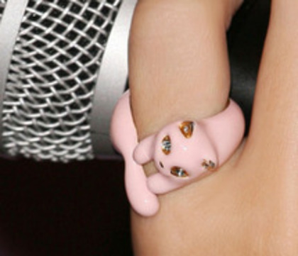 cat-fashion-photography-rings-192704 - Poze Artistice 1