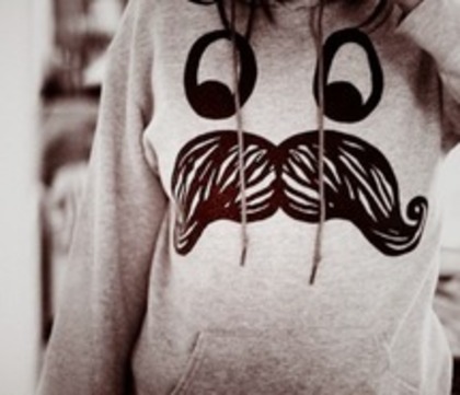 clothes-fashion-funny-jumper-mustache-191433 - Poze Artistice 1