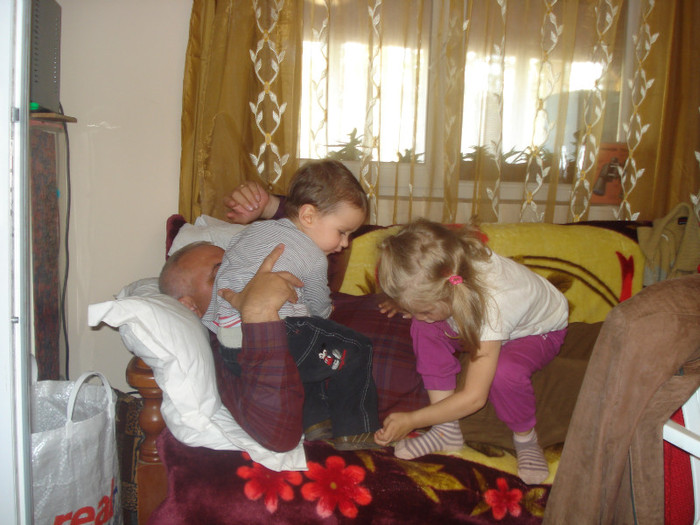 NE-AM GASIT UN CAL:))