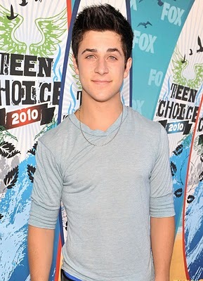 justin russo - personajele din magicieni din waverly place