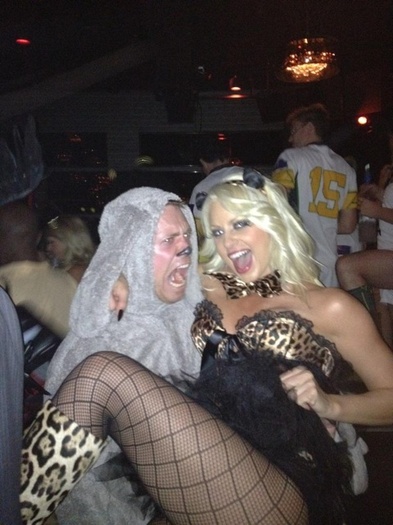 x2_909547c - Maryse halloween 2011