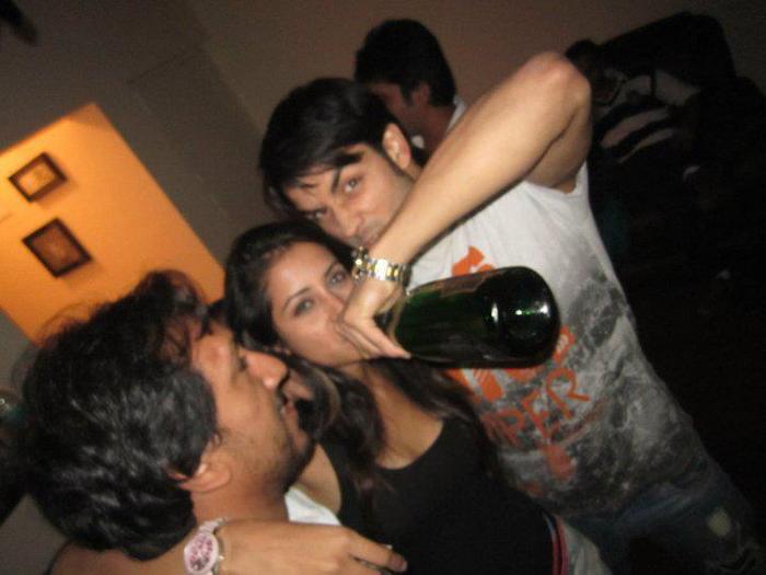 321128_214444401945759_116768125046721_597038_611100_n