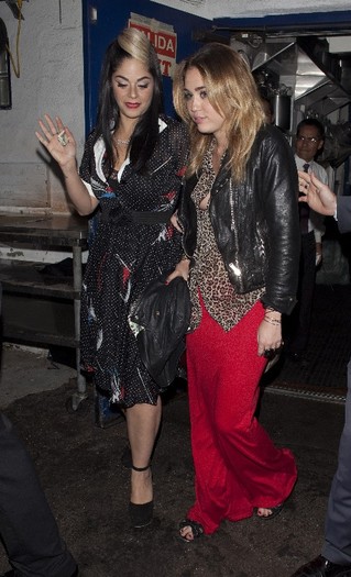 031~282 - AT KELLY OSBOURNEs B-DAY DINNER AT LITTLE DOOR NIGHTCLUB IN LA