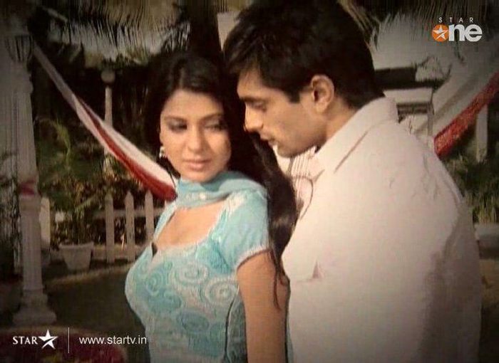 41268_107909059265133_100001381195440_72276_2987227_n - xxArmaan si Ridhima-Karan Singh Grover si Jennifer Wingetxx