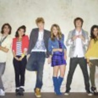 Lemonade_Mouth_1311635369_3_2011 - lemont mauth