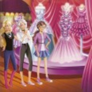 Barbie_A_Fashion_Fairytale_1295129007_4_2010