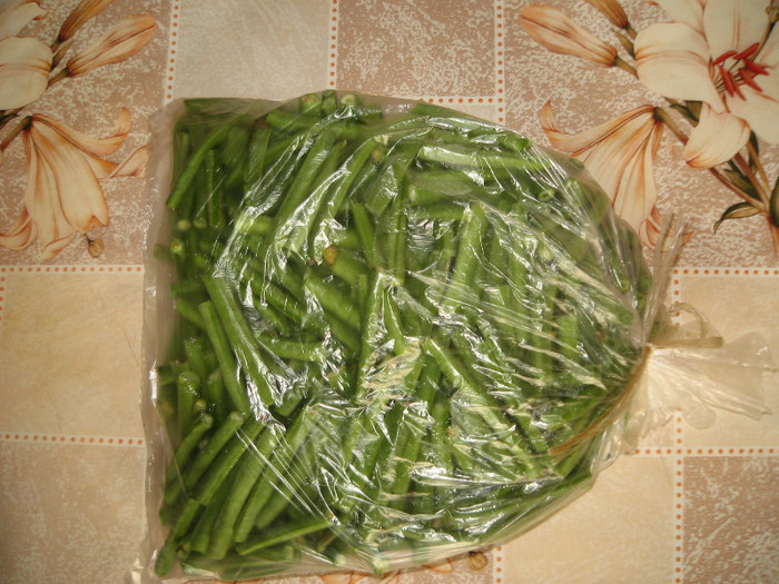 Fasole la metru la congelator,aug.2011