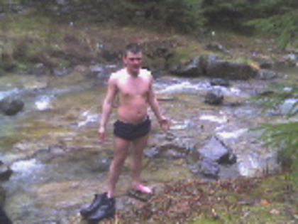 baie in valea lupului in aprilie