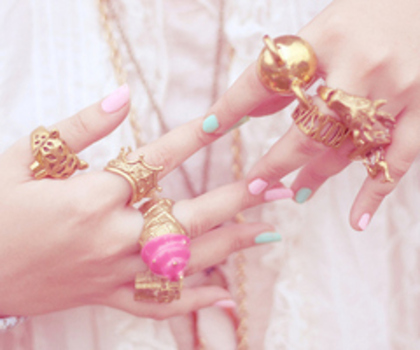 th_500_332_1320114052_fashion-girly-jewelry-pink-rings-Favim_com-137636_thumb