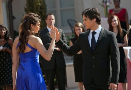 normal_vampire-diaries-miss-mystic-falls-promo-pic-3