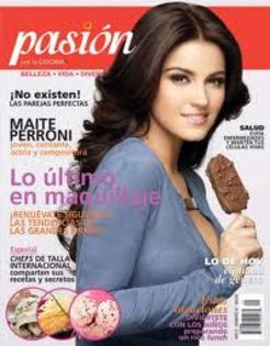 13 - POZE CU MAITE PERRONI