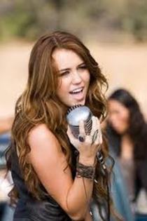 022 - poze Miley Cyrus