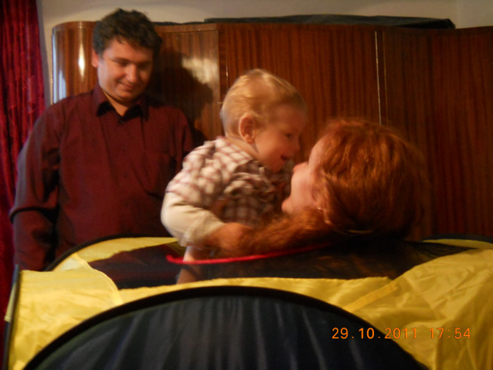 Marc Thomas aniversare29octombrie 2011 033; Nasa a descoperit ca castelul are fereastra de aerisire;
