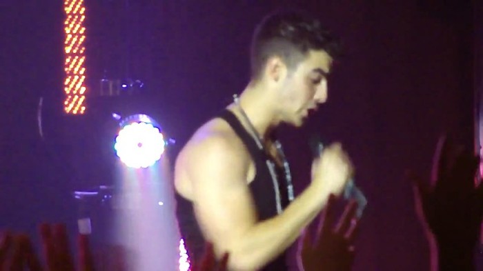 bscap0033 - Joe Jonas - Beautiful People