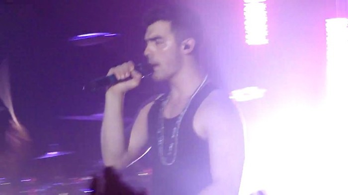 bscap0052 - Joe Jonas - Beautiful People