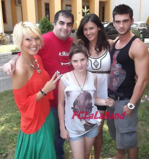 313932_281330298552378_268589013159840_1116811_1218562830_n - xAlina