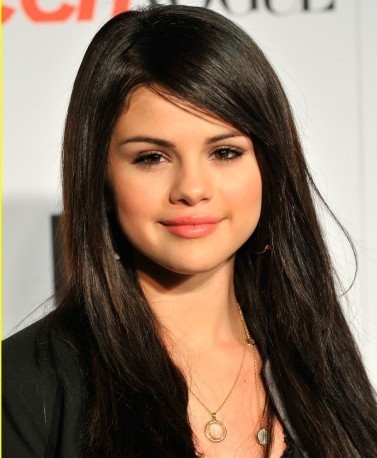 Da ea e!Adu-mi niste fotografii de familie te rog