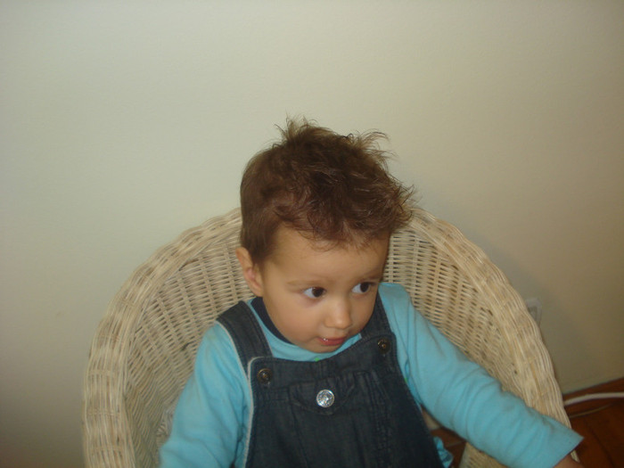 SUNT CEL MAI TARE!