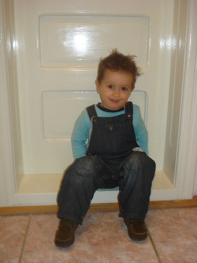 SA-MI DESCHIDA CINEVA:))