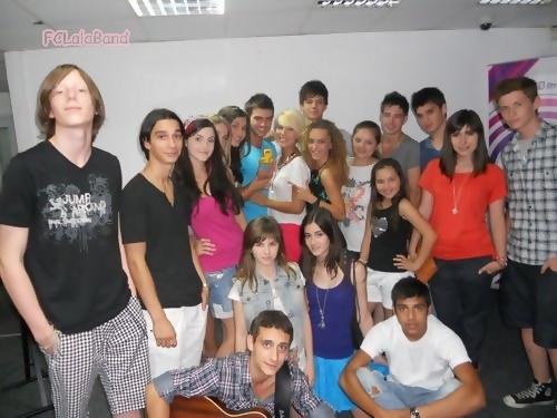316120_249830265069381_217875138264894_801875_998027929_n - xxLa-La Band