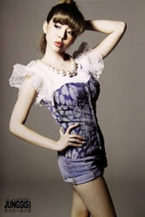 snsd-sunny-japan-arena-tour-pamphlet-scans-4
