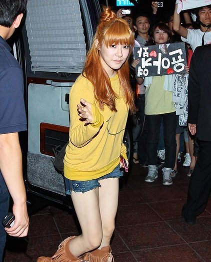 Fany-in-Taiwan-with-ssica-girls-generation-snsd-19250034-579-720 - Tiffany