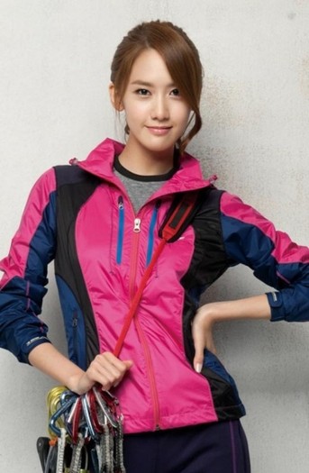 YoonA-girls-generation-snsd-25093913-551-841