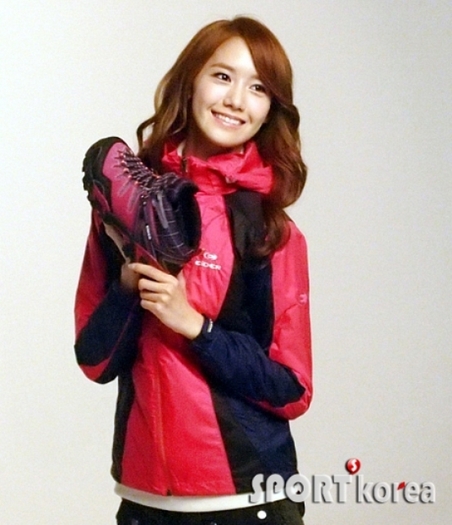 YoonA-girls-generation-snsd-25093919-552-640
