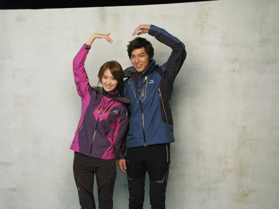 Yoona-Lee-Minho-for-Eider-girls-generation-snsd-24981344-550-413