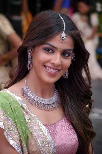 Genelia D\'souza Hot in Saree_1.preview - GENELIA DSOUZA-IN SAREE