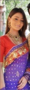 4-57-crop - Sara Khan-in saree