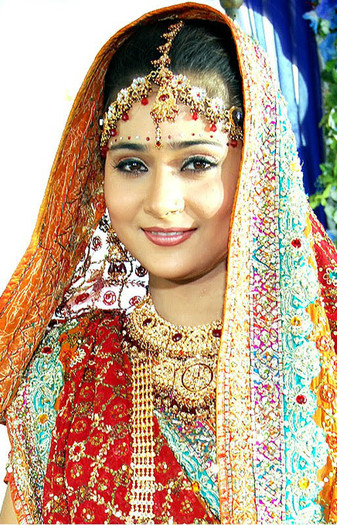 Sara+Khan - Sara Khan-in saree