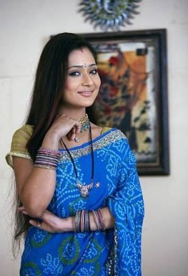 Sara-Khan-in-Big-Boss-4-272x400 - Sara Khan-in saree