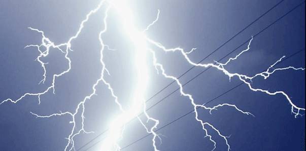 fulgere-puternice_9fadc04ed4