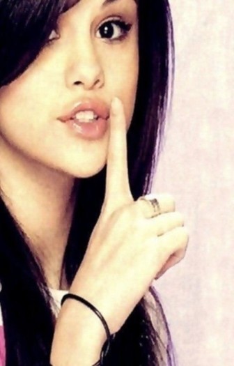 selena-gomez-hairstyles-2011