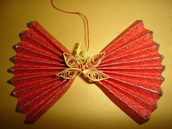 DSC07705 - tehnica rularii hartiei -  quilling