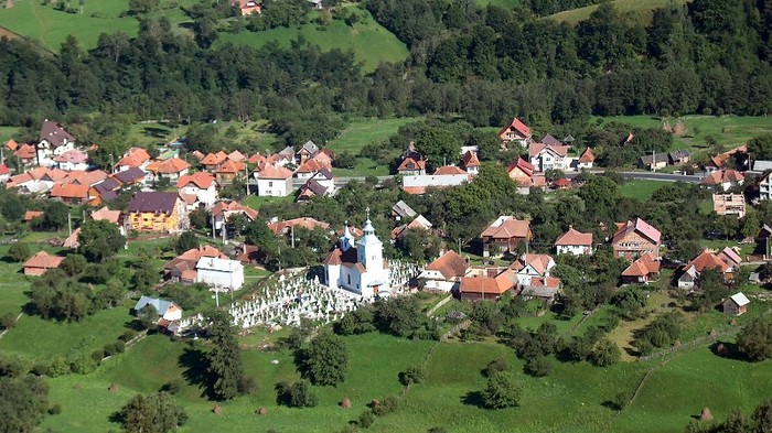 Biserica cu cimitirul vz.d.p. Godeanu WPH - MOIECIU II aspecte