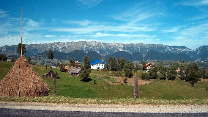Piatra Craiului vz.de la Drumul Carului