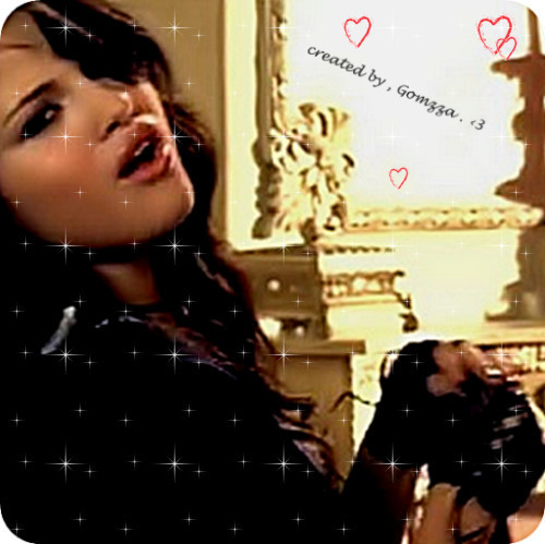 28998265_VOSKHSQKN - Selena Gomez glitter