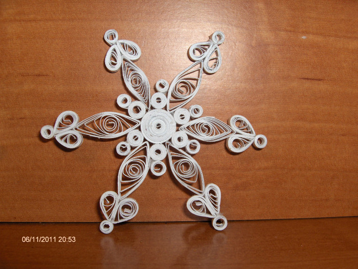 fulg de nea-dat - QUILLING