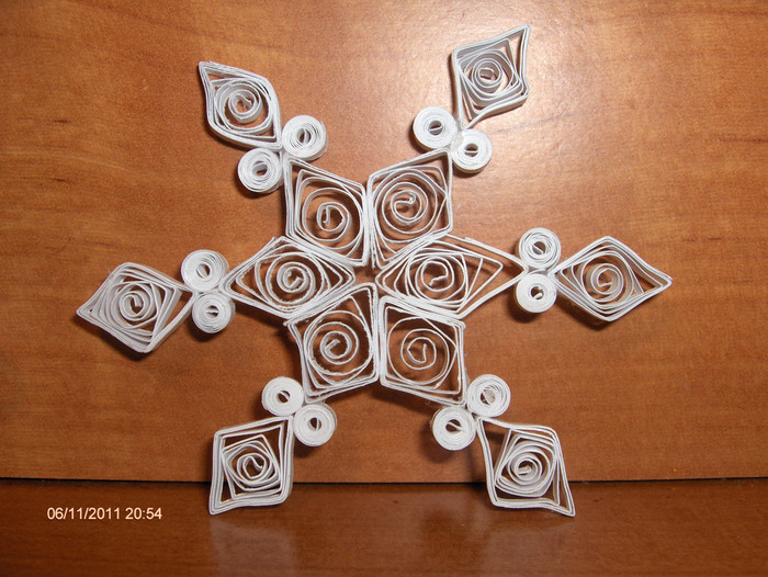 fulg de nea-dat - QUILLING