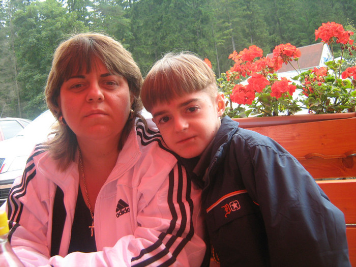 eu si fiul meu  Lacul Rosu - 11-EXCURSII