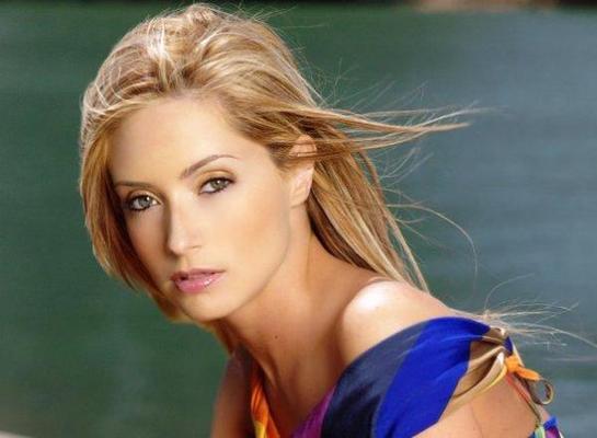 lisette-morelos-611589l-poza