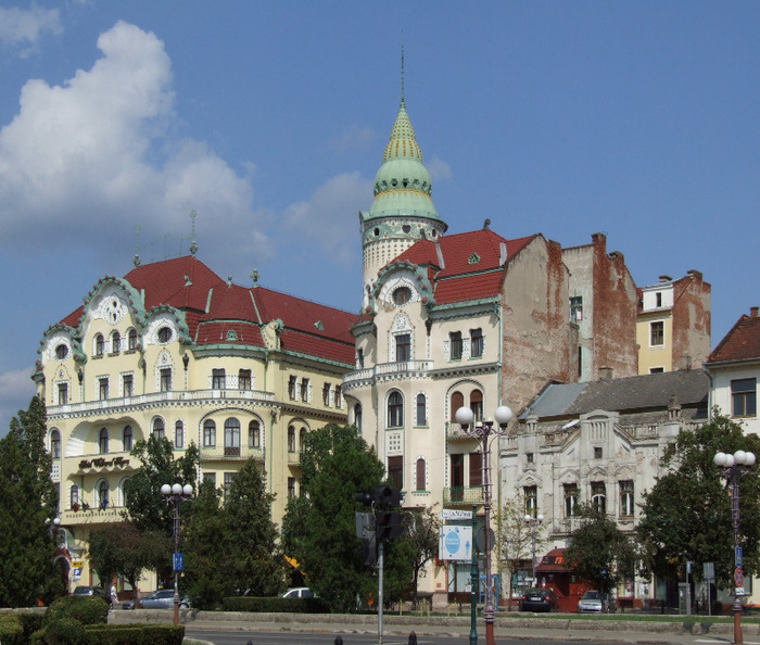 Oradea_(Nagyvárad)_-_piaţa_Unirii_1 - Oradea