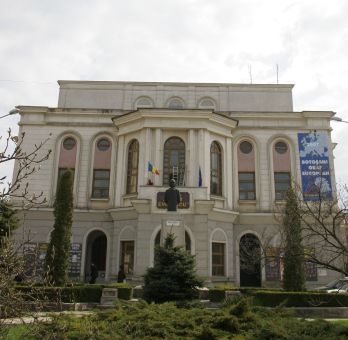 botosani_teatrul_mihai_eminescu - Botosani